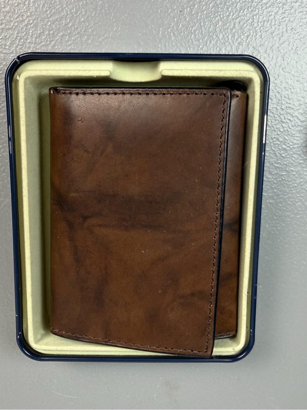 Croft & Barrow Men’s Leather Bifold Wallet Slim Front Pocket Brown New With Tin